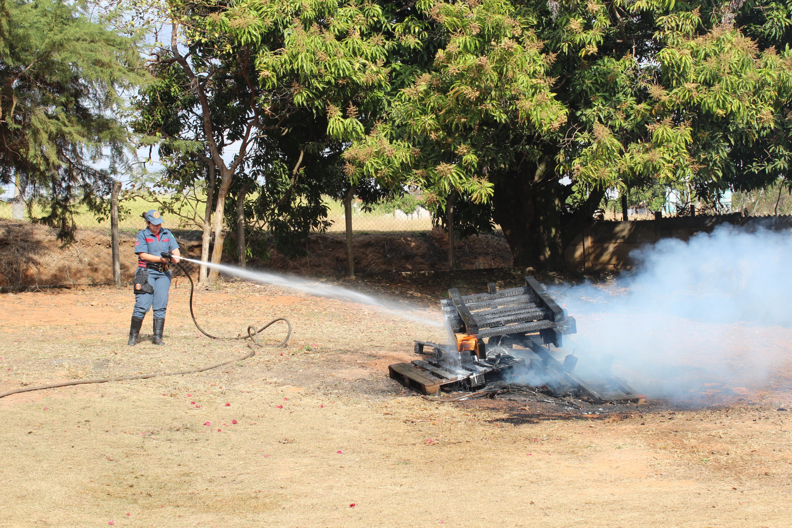 Unidade Móvel de Combate a Incêndio BombaMax PL40 - Imagem 2